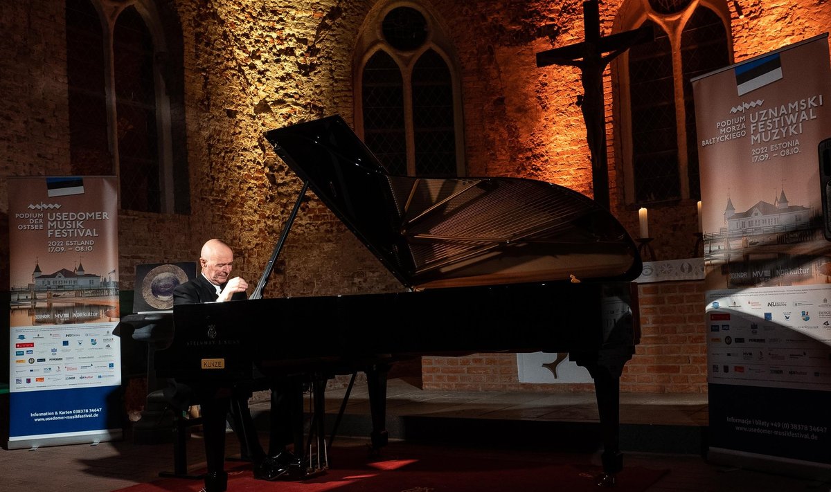Pianisti ja EMTA rektori Ivari Ilja kontserdil oli põhirõhk eesti klaverimuusikal.