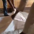Reutersi video: Kesk-Aafrikas raiuti surnuks tervishoiuminister