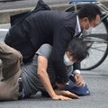 Jaapani politsei teatel tapeti Shinzo Abe isetehtud relvaga, laskja kaebas majandusliku olukorra üle