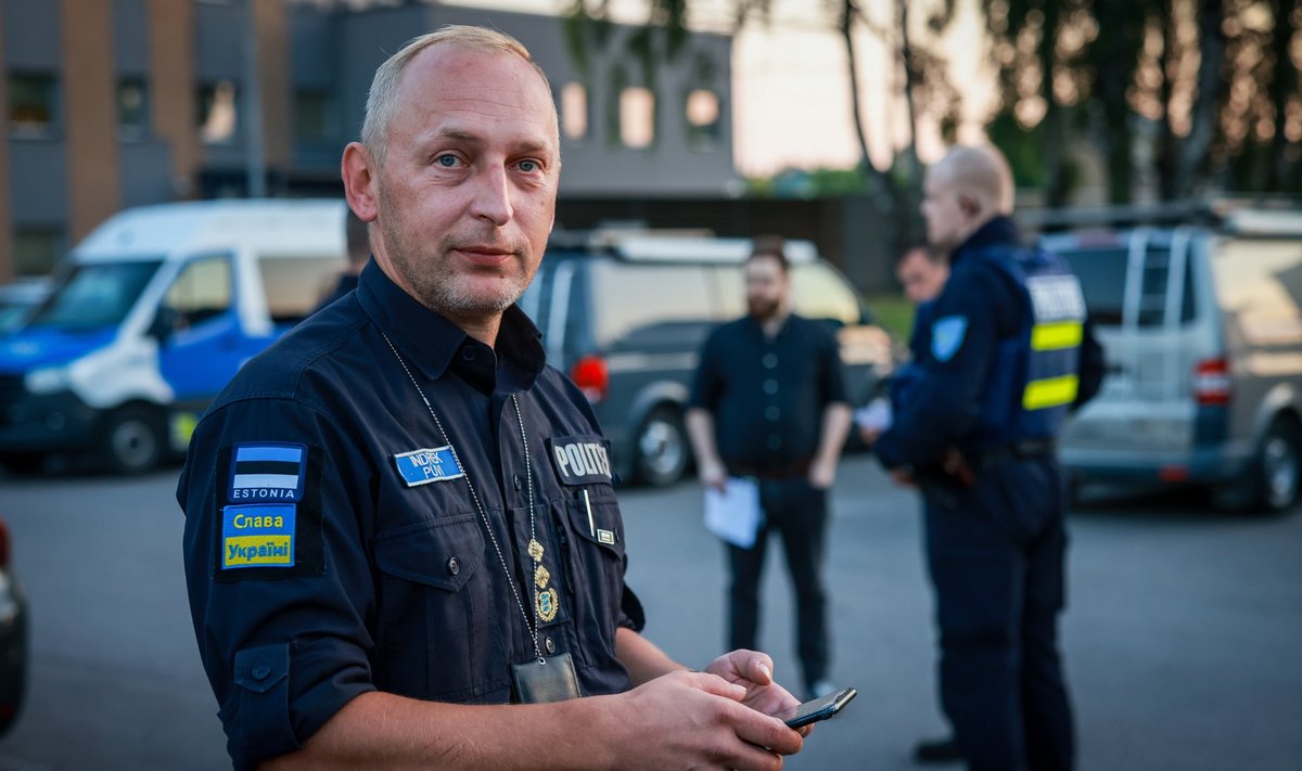 Ida prefektuuri Narva politseijaoskonna juht Indrek Püvi teisipäeva varahommikul Jõhvis briifingul.