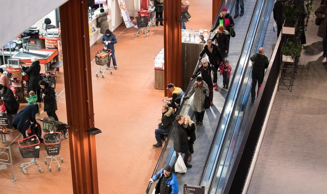 Эскалатор на Рынке у Балтийского вокзала