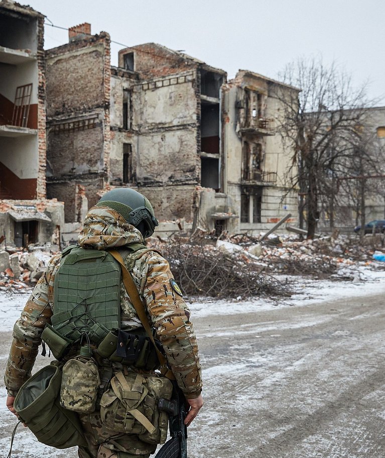 Ukraina sõdur Donbassi põhjarinde lähedal asuvas piirkonnas. Foto tehtud 15. jaanuaril 2023.