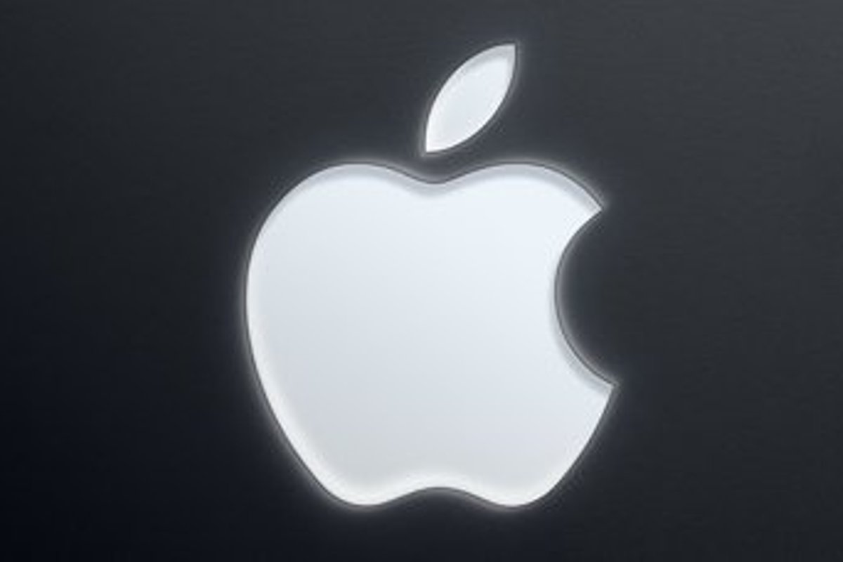 Айфон сайт apple. Фото логотипа Apple. Лицо эпл в Украине. Сайт Apple из 2012 года.