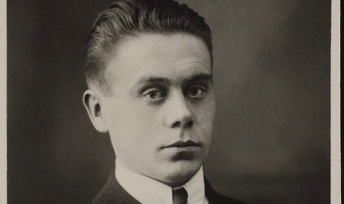 Bruno Linneberg pärast ohvitseridekooli lõpetamist 1921. aastal