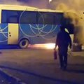 ФОТО и ВИДЕО | В Сауэ на ходу загорелся школьный автобус ATKO. Что дальше?