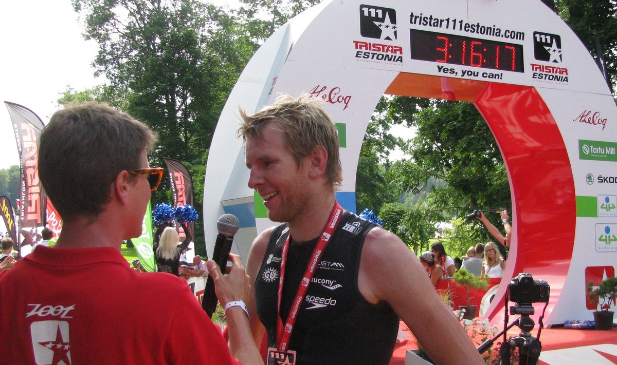 Kirill Kotšegarov intervjuud andmas, triatlon