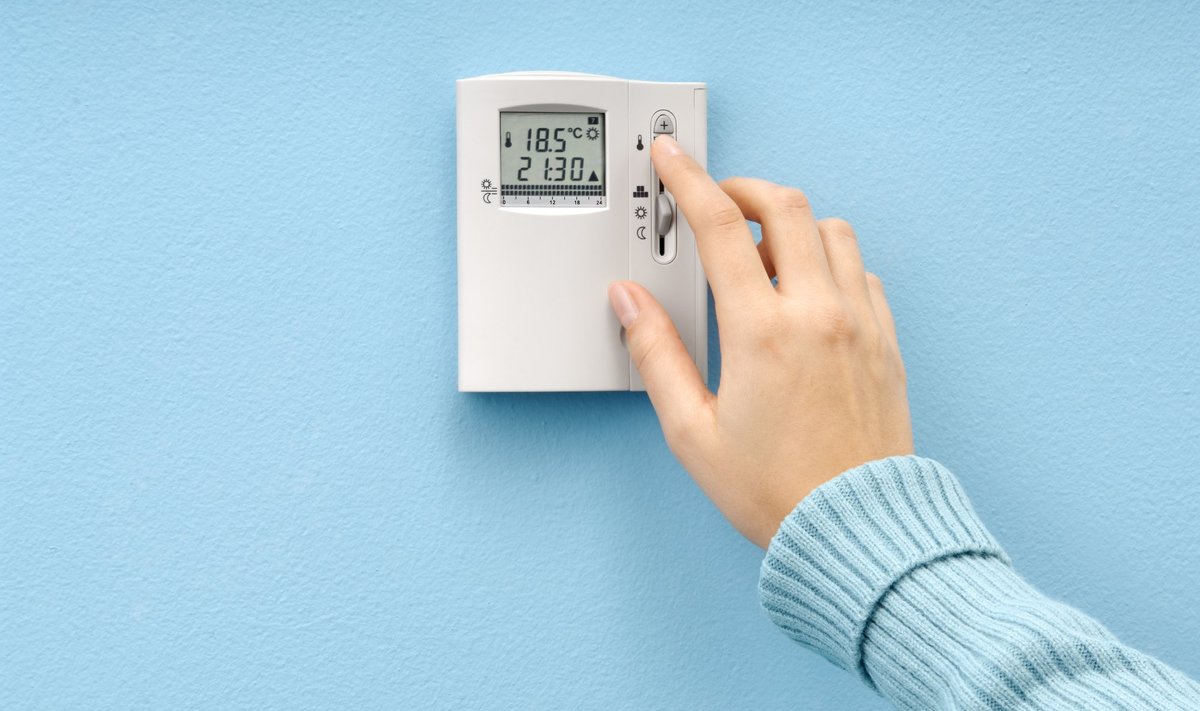 Elektrooniline termostaat võimaldab ruumi temperatuuri vastavalt vajadusele täpselt reguleerida.