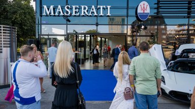 GALERII | Tallinna uude Maserati esindusse jõudis sportmaastur Grecale