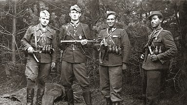 Poolas avati mälestusmärk kohalikele metsavendadele ehk „neetud sõduritele“