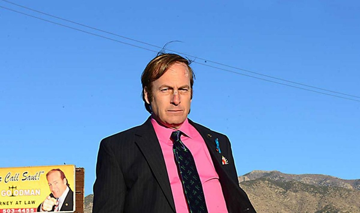 Parem kutsu Saul: moraalne ja juriidiline selgrootus võib õiges kehastuses olla naljakas ja sümpaatnegi. Saul Goodmani osas Bob Odenkirk.