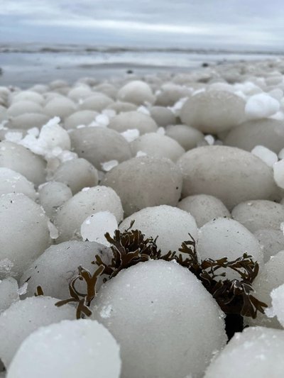 Jääpallid meres