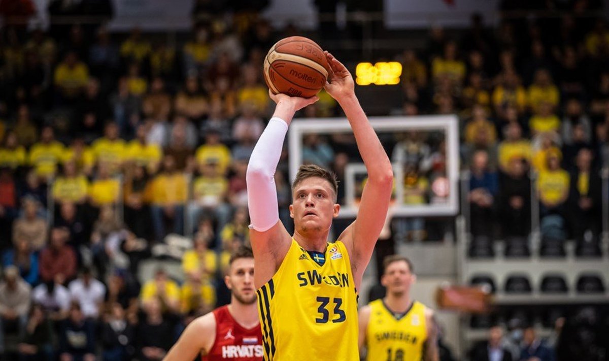 Jonas Jerebko.