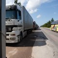 На эстонско-российской границе проблемы: очередь грузовиков значительно удлинилась