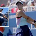 VIDEO | Kleidiga hädas olnud tennisetäht pidi mängu ajal riideid vahetama ja hiljem sponsori ees vabandama  