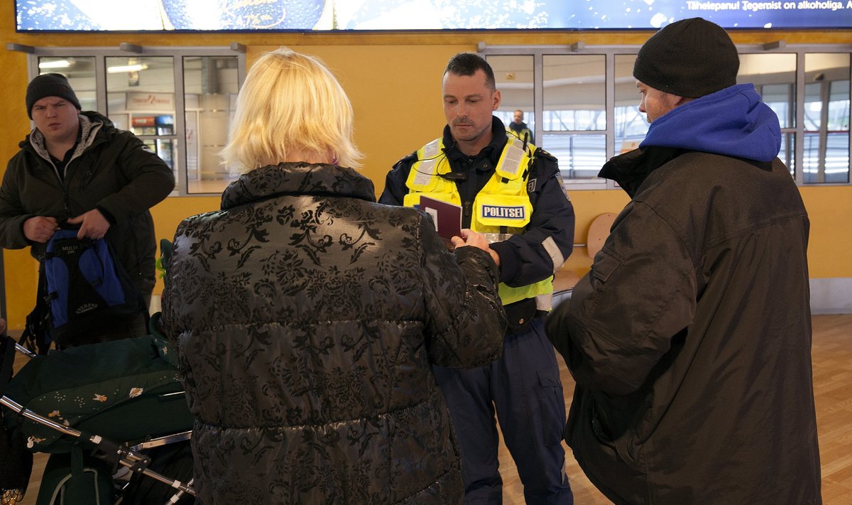 Politsei- ja piirivalveameti töötajad kontrollisid teisipäeval Tallinna Vanasadamas laevalt saabujaid.