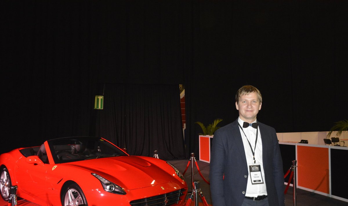 Mikk Talpsepp koos Ferrariga Singapuri investeerimisüritusel