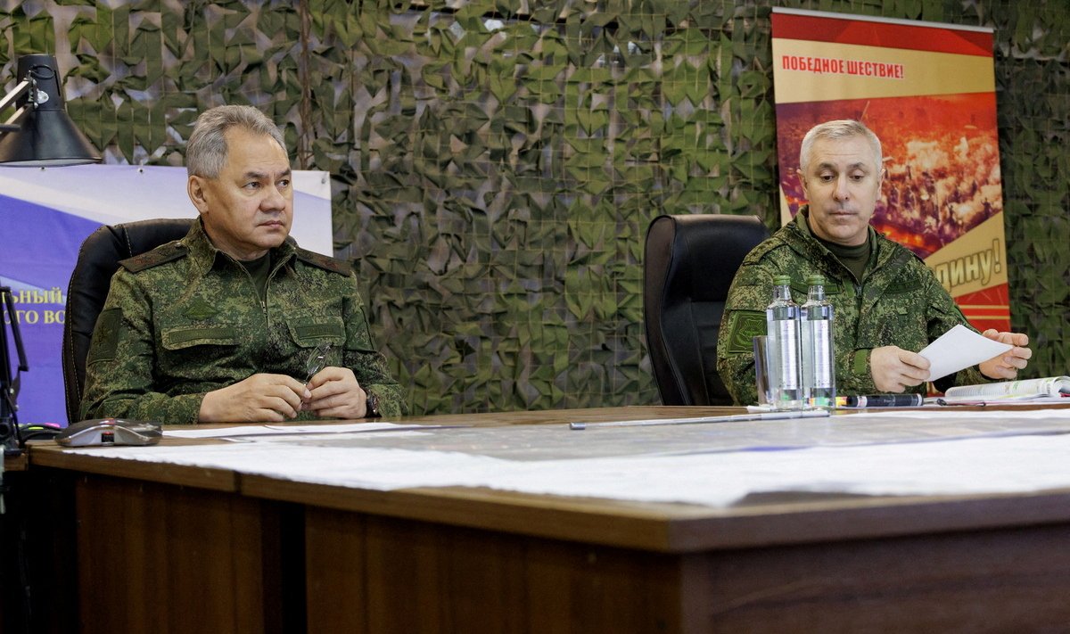 TÕESTI DONETSKIS? Vene kaitseminister Sergei Šoigu (vasakul) olevat teinud haruldase visiidi sõjatsooni. Kas ka päriselt, ei ole praegu siiski veel kindel. 