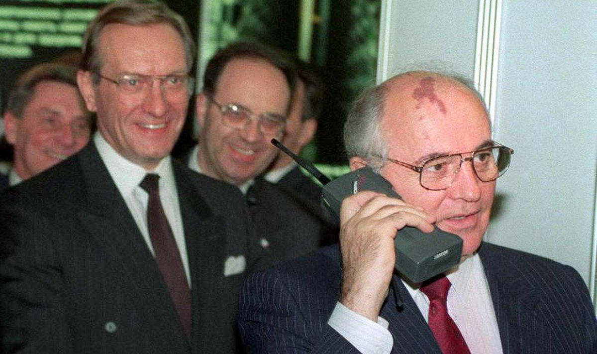 Venemaa esimeseks mobiiltelefoni omanikuks oli NLKP KK peasekretär Mihhail Gorbatšov