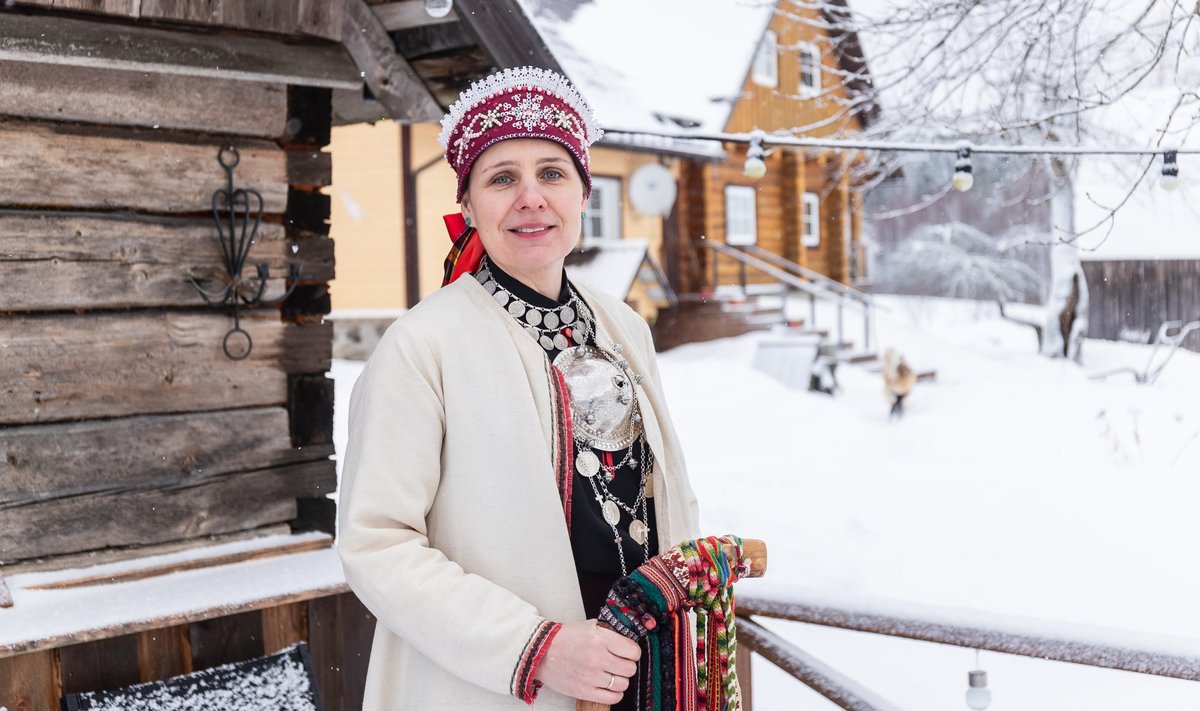 Anzelika Gomozova on seni kõige noorem ülemsootska ja kuna pole abielus ei kanna ka rätti.
