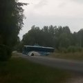 ФОТО: В Муналаскме рейсовый автобус Atko оказался в кювете