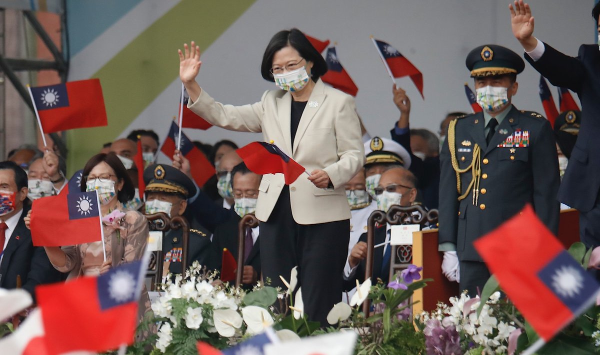 Taiwani president Tsai Ing-wen lubas esmaspäeval rahva ees, et kaitsevõimet suurendatakse. Ing-wen sai võimule poliitilise platvormiga, mis seisis Hiinaga ühinemise vastu.