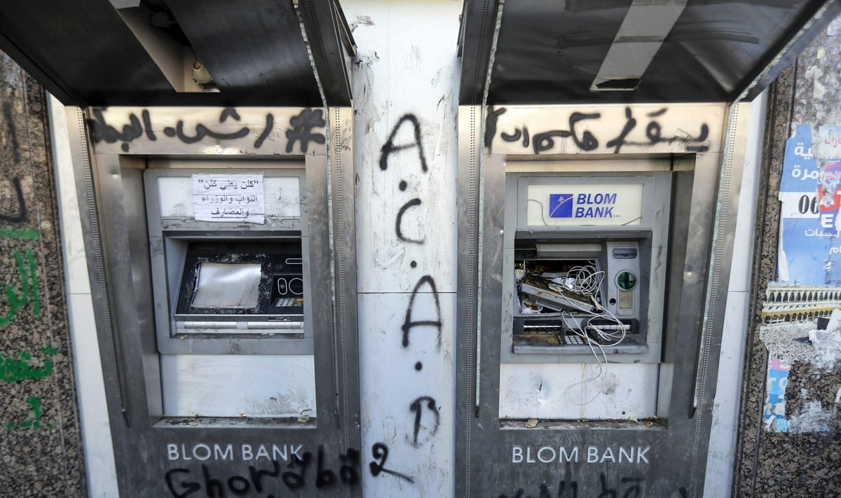 Kui Liibanoni pankade pangaautomaatides sularaha otsa lõppes, siis rüüstati masinaid