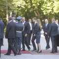 ФОТО DELFI: Президент Польши встретился с Ильвесом и возложил венок к монументу Свободы