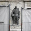 ФОТО | Посольство РФ проводит капитальный ремонт "Бронзового солдата"