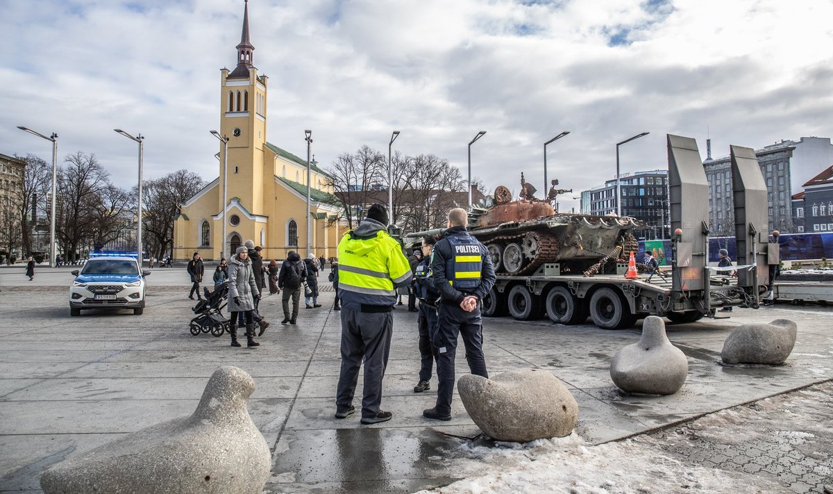 Purustatud Vene tank Vabaduse väljakul