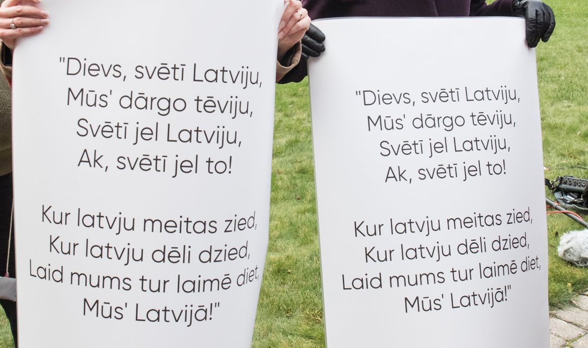 Läti hümni sõnad - nagu näete, siis korduvad kaashäälikud puuduvad.