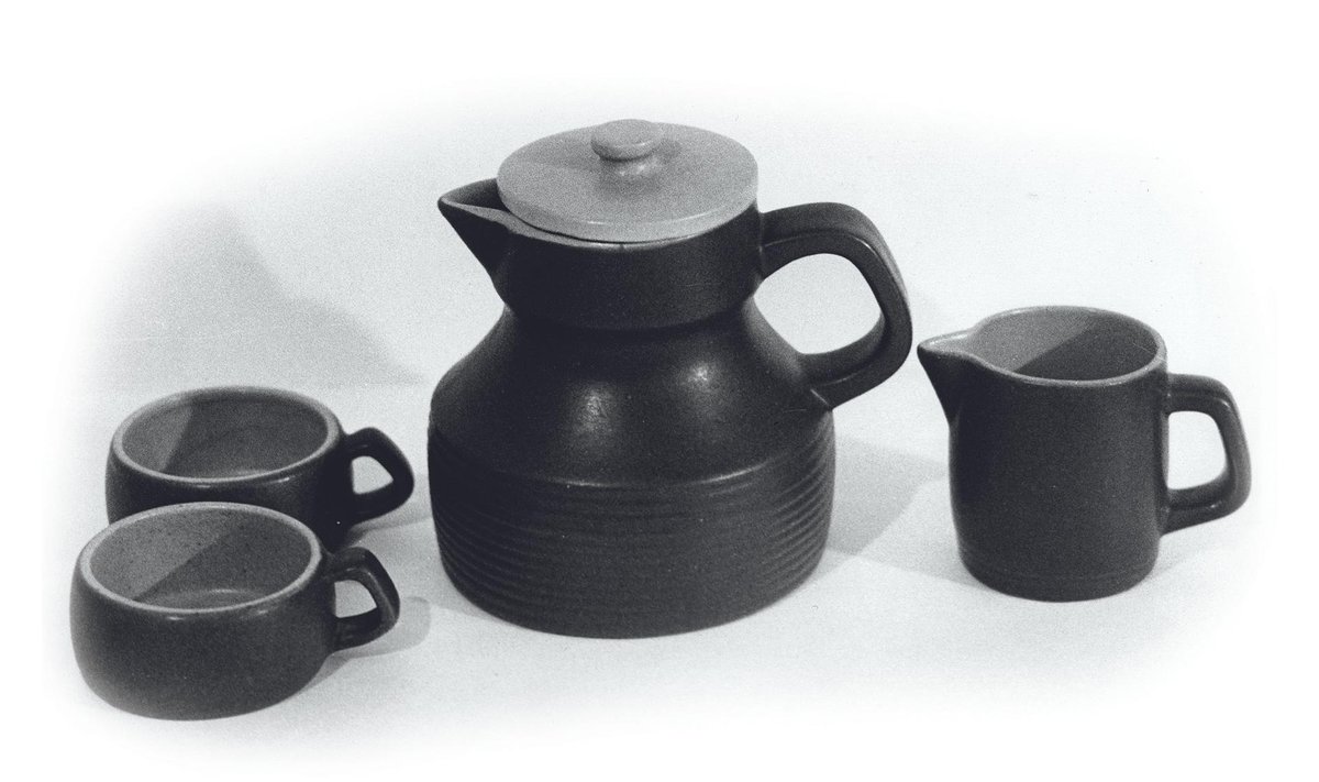 Kohviserviis (1965). Autor Leo Rohlin.