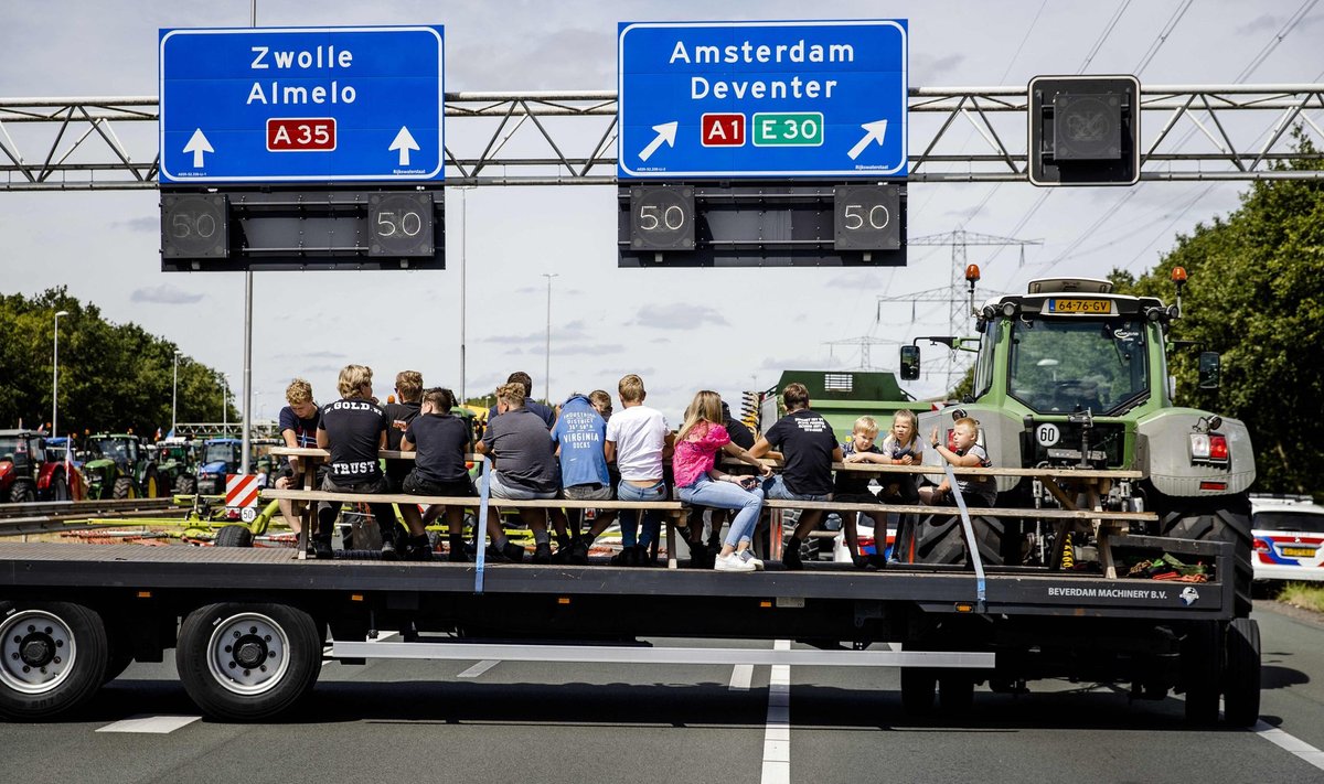 Hollandi põllumehed protestivad.