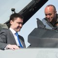 Prime Minister Rõivas commandeers rescue helicopter to get to a ball