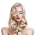 Turguta kahjustatud juukseid: tee nii ja su blondid kiharad näevad juba nädala pärast tervemad välja