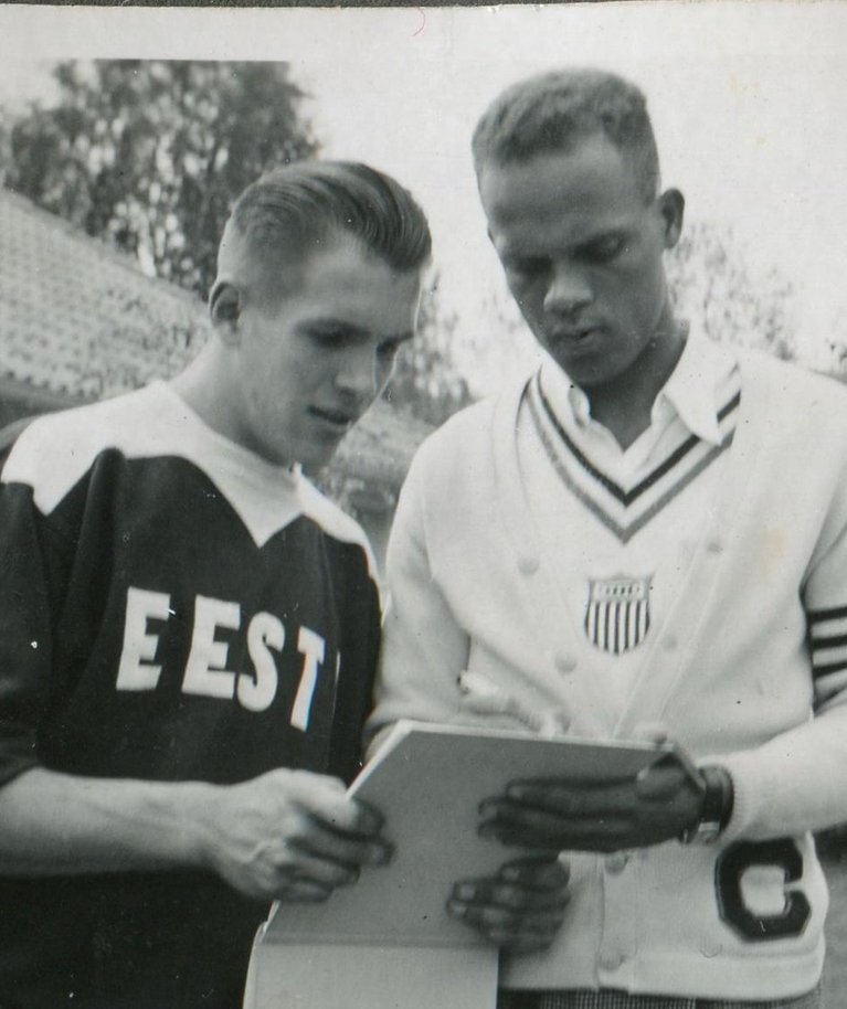 Heino Veskila 1936. aasta Berliini olümpial koos 400 m jooksus kuldmedali võitnud USA veerandmaileri Archie Willamsiga.
