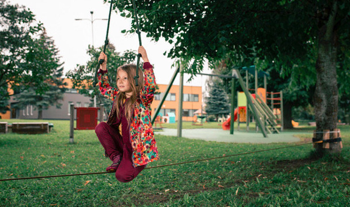 Slackline’i saab harrastada olenema east, soost või kehakaalust, et arendada tasakaalu, kehatunnetust, osavust ja koordinatsiooni.