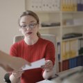 Tööõiguse ekspert Ilona Küüts: töötaja peab palgavähendamise teadet väga täpselt lugema
