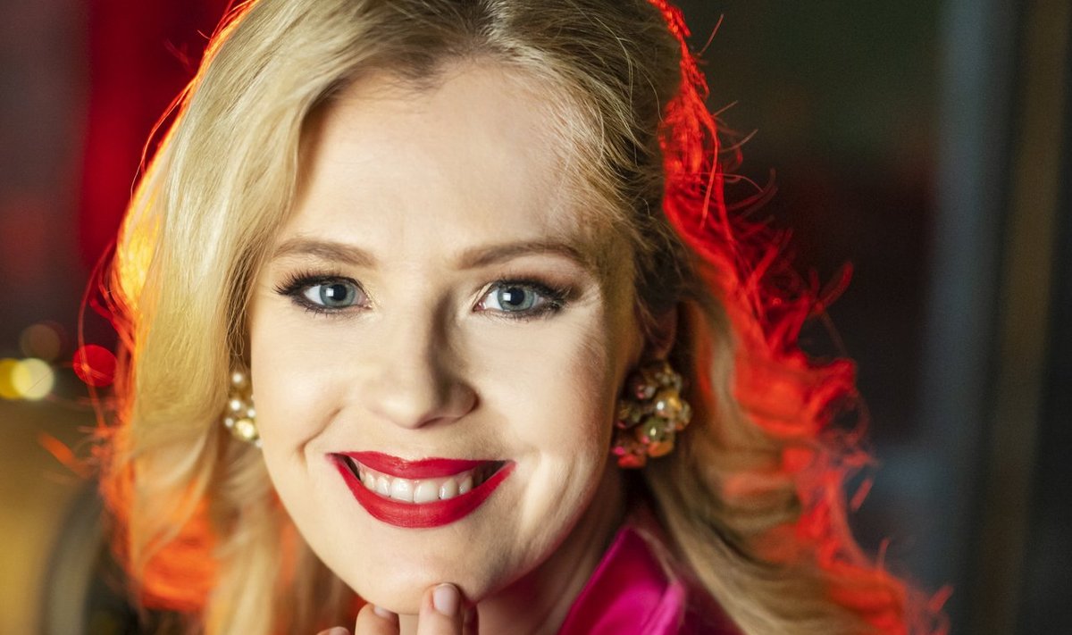 VÄRSKE EMA Katrin Lust imetleb pärast keerulist lapse sündi mitte ainult paljulapselisi peresid, vaid kõiki emasid, üksikemasid aga kõige rohkem.