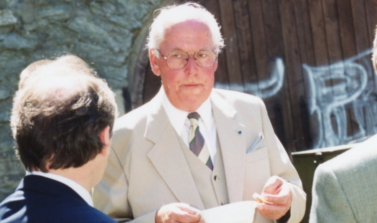 Lennart Meri Võidupühal Haapsalus 2000. aastal