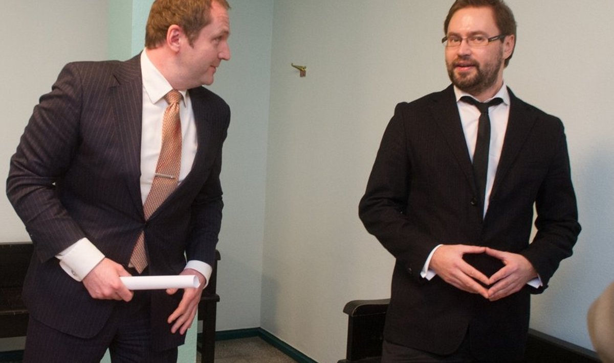 Anders Tsahkna ja prokurör Steven-Hristo Evestus kohtus