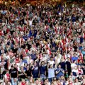 VIDEO | Amsterdami Ajaxi fänne rünnati Meistrite Liiga mängu eel signaalrakketidega