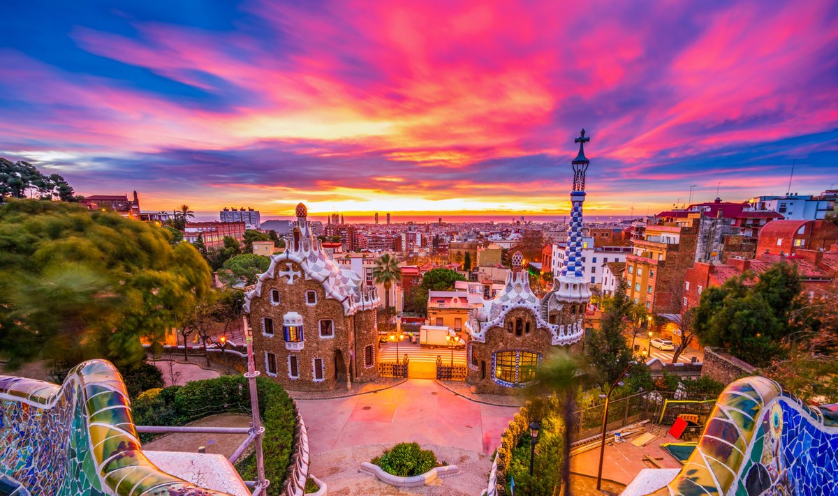 Päikeseloojang Barcelonas
