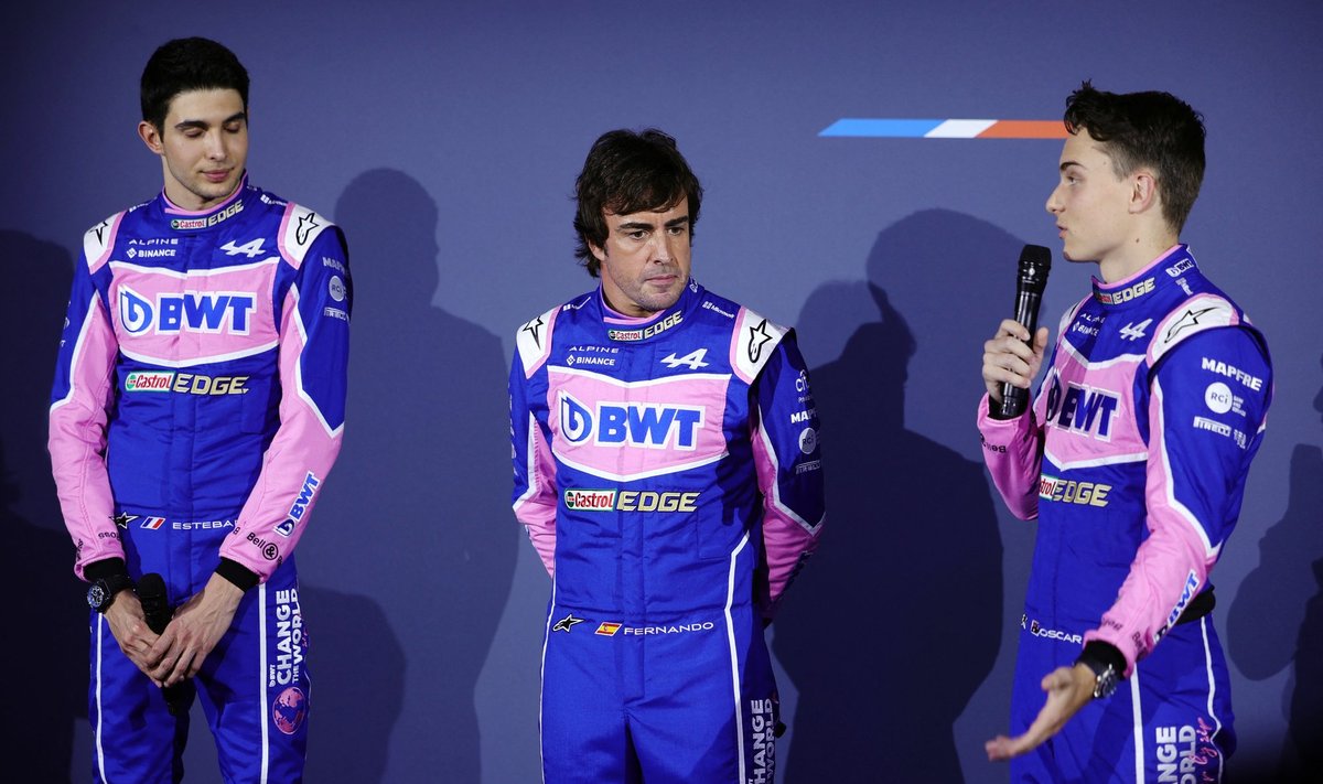 Esteban Ocon, Fernando Alonso ja Oscar Piastri.