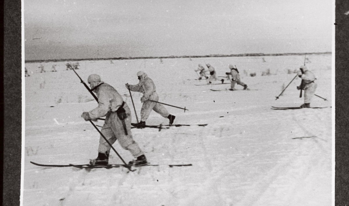 Punaarmee väeosad Velikije Luki all rünnakule minemas