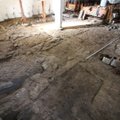 ФОТО: Под полом древней церкви в Ляэне-Вирумаа обнаружили более 300 уникальных предметов