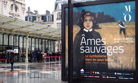 METSIKUD HINGED: Baltimaade sümbolismi näituse avamispäev Pariisis oli vihmane, kuid muuseumi ukse taga järjekorras seisvaid inimesi see minema ei peletanud.