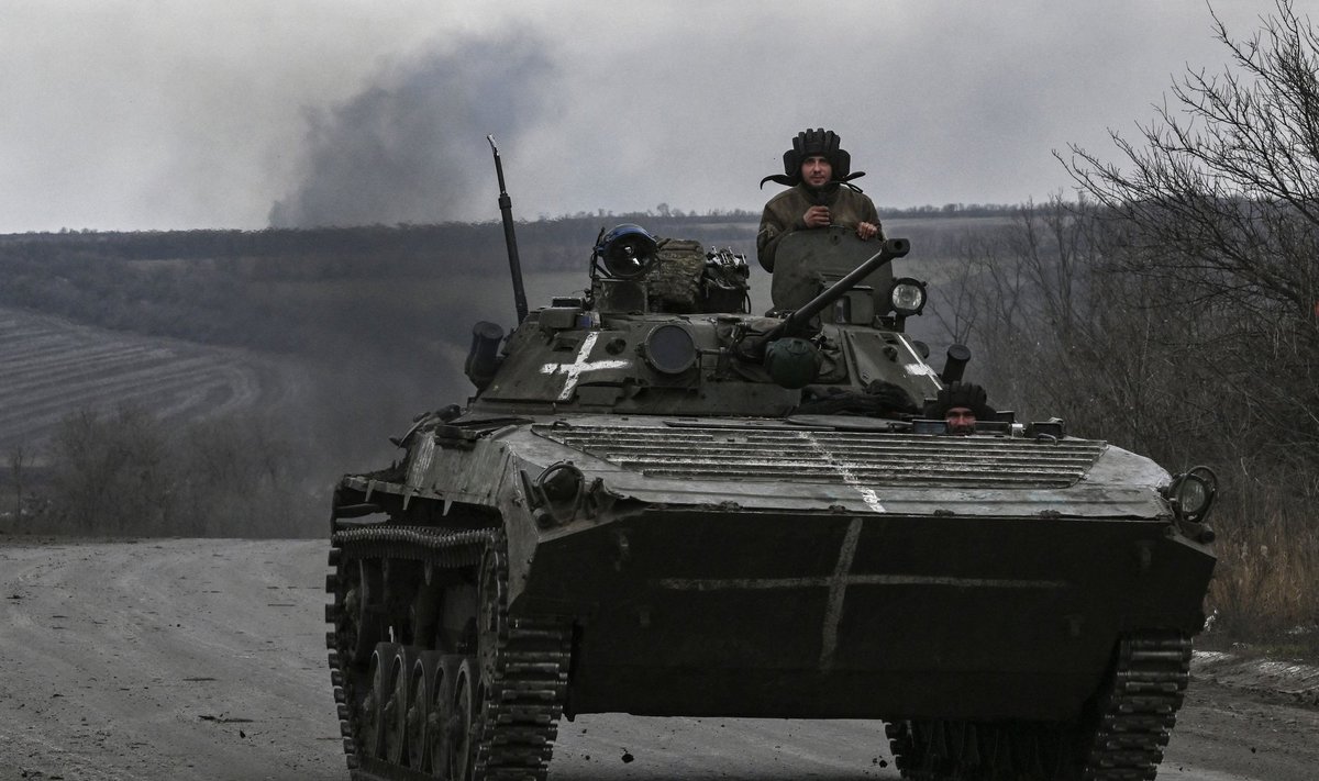 Ukraina lahingumasin BMP-2 Bahmuti lähistel, 15. märts