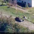 VIDEO | Arguse meistriklass: Vene tankistid heidavad „omad“ üle parda ja püüavad tankiga puu otsa sõita