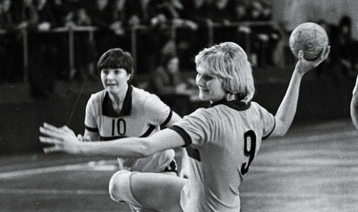 Marionella (palliga) 1979. aasta mängus taanlaste vastu.