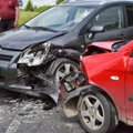 FOTOD | Viljandimaal põrkasid kokku kaks sõiduautot. Liiklus oli tund aega häiritud